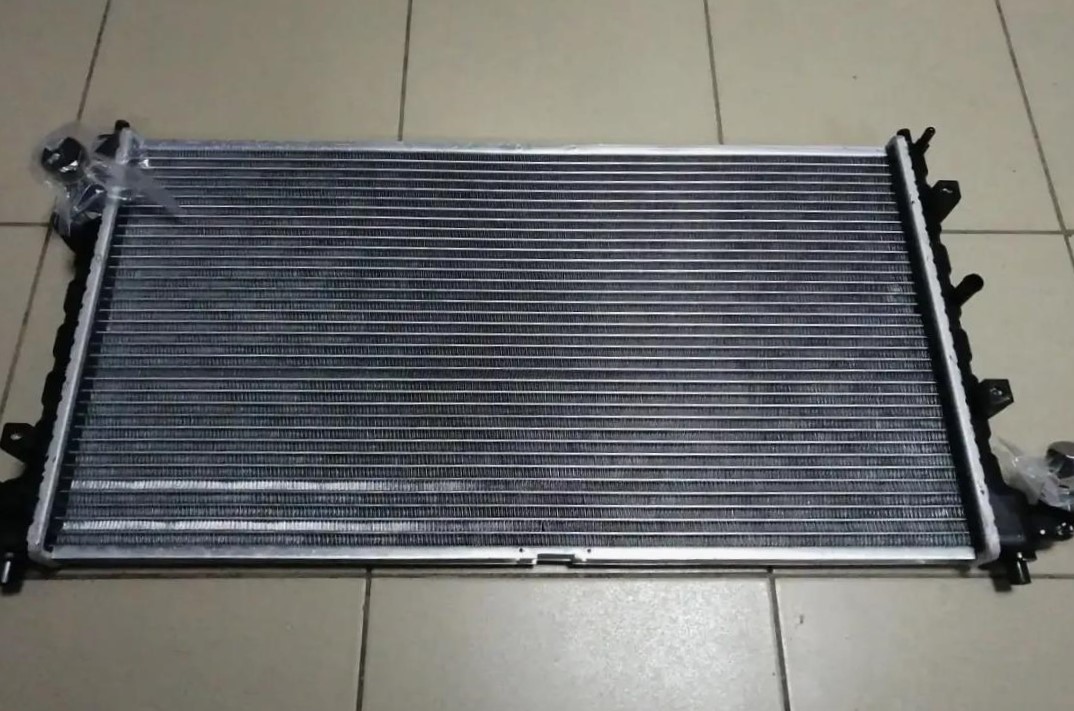 новый радиатор охлаждения двс