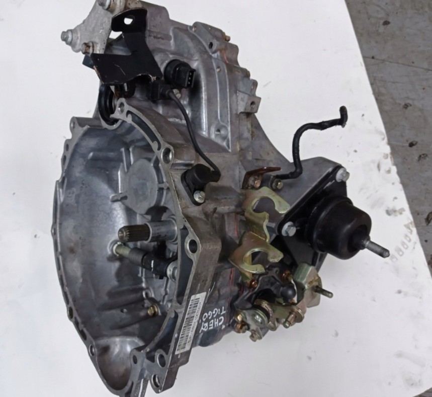 Коробка передач снята для восстановления