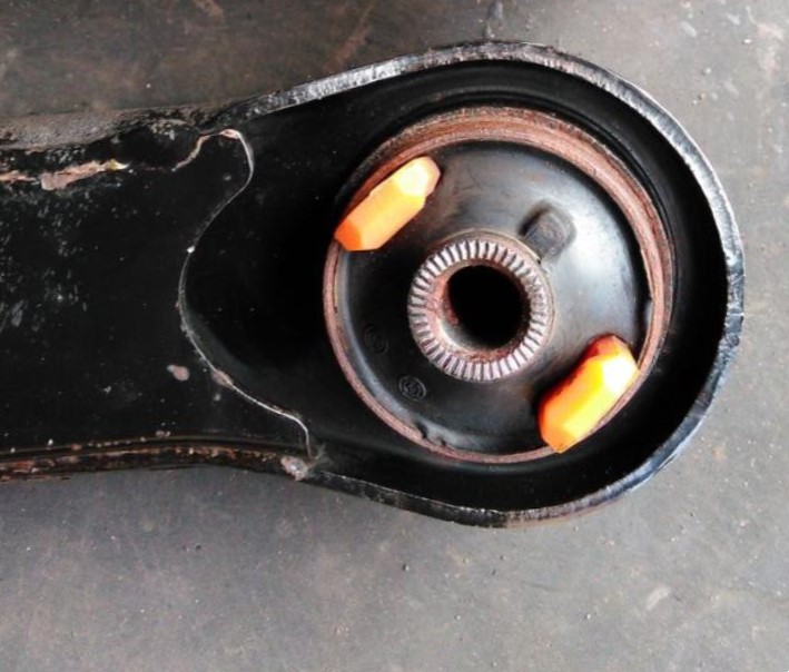 Замена сайлентблоков рычага чери