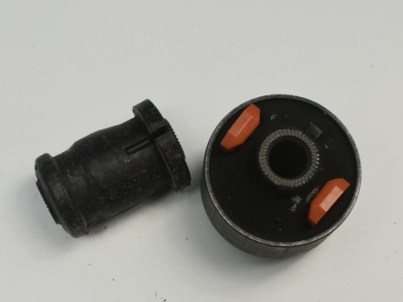 новые сайлентблоки рычага чери