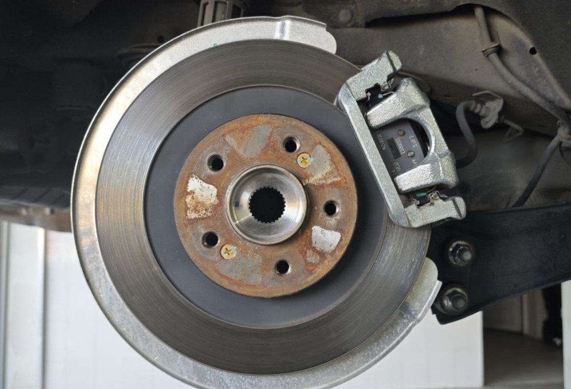 замена тормозных колодок аризо 8