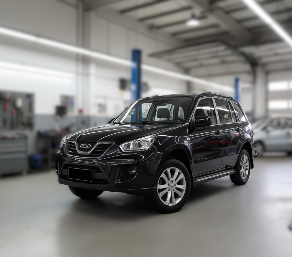 Chery Tiggo T11 готовится к замене аккумулятора в автотехцентре