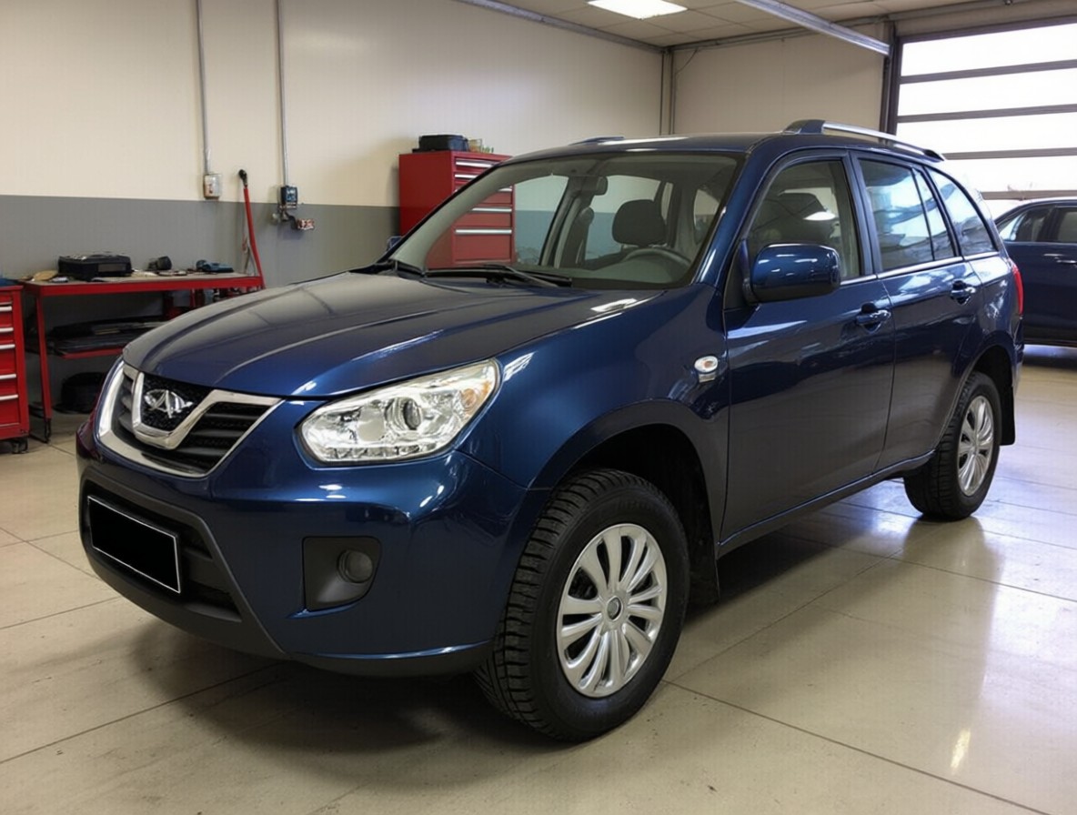 Chery Tiggo T11 готовится к замене масла в вариаторе в автотехцентре