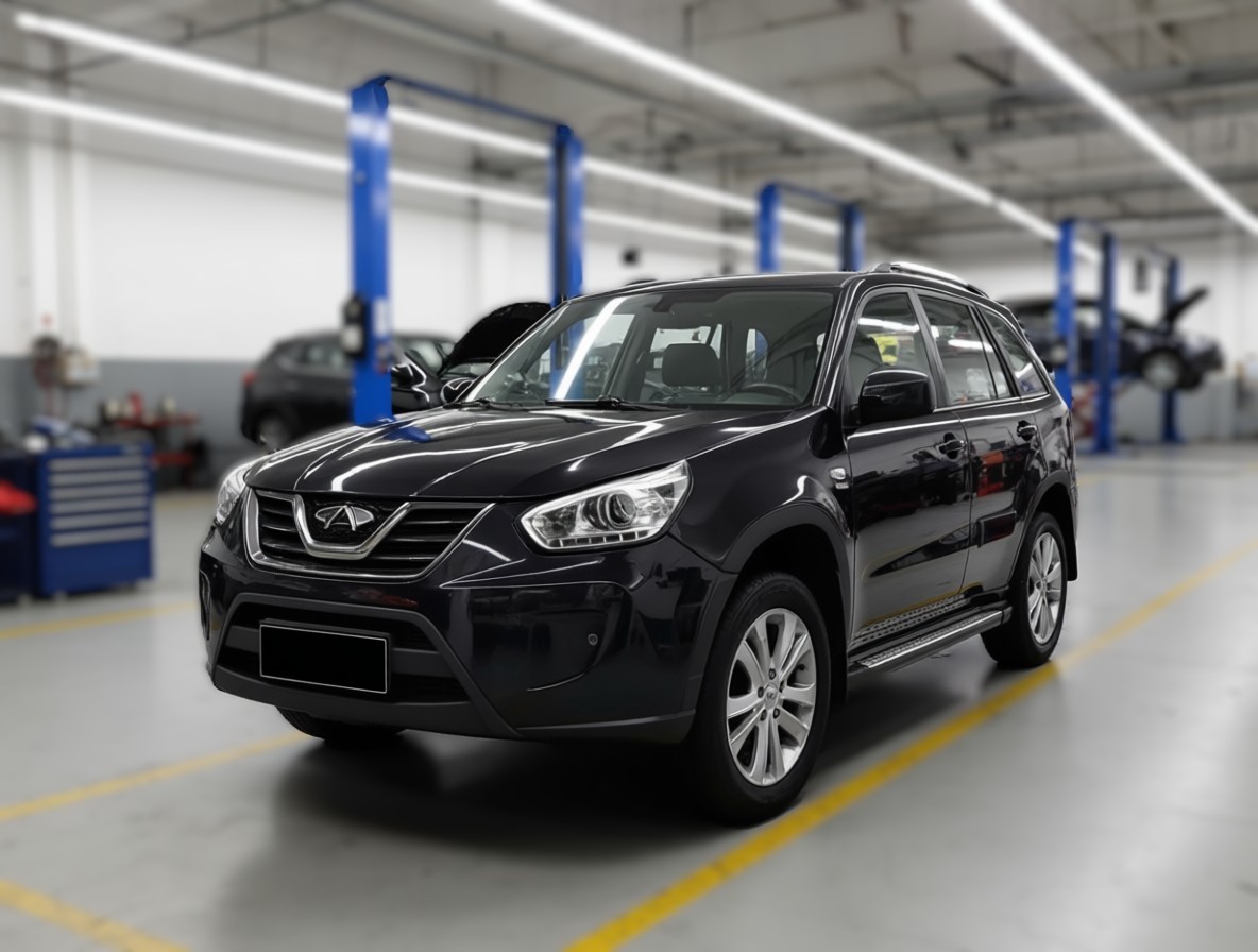 Chery Tiggo T11 готовится к замене ремня ГРМ в автотехцентре