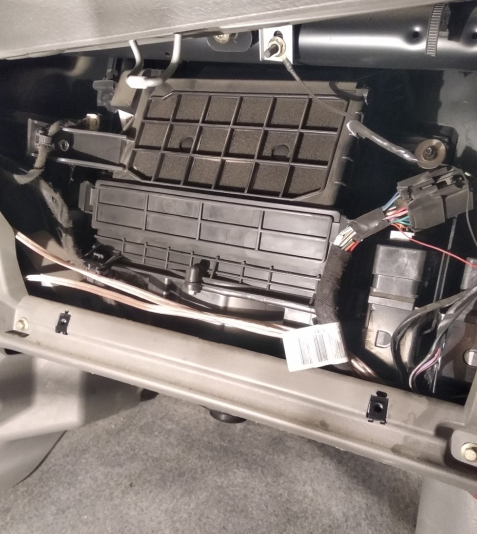 Замена салонного фильтра Chery Tiggo T11