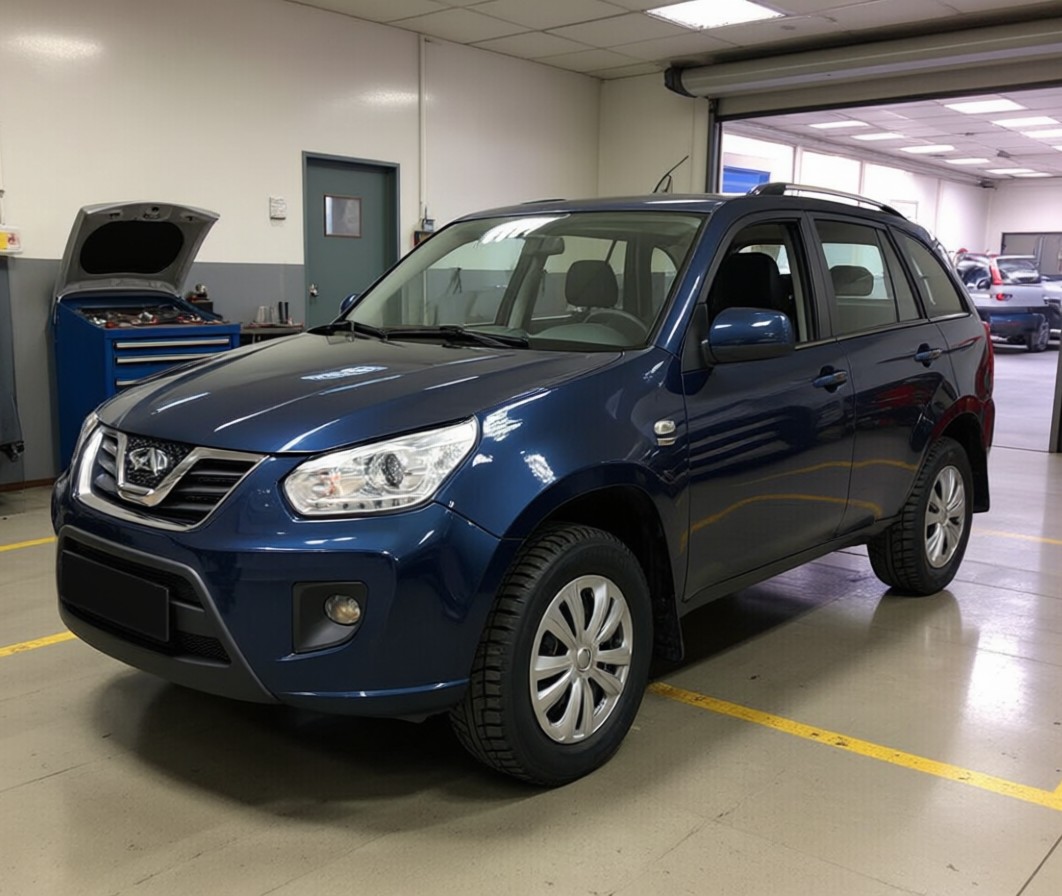 Chery Tiggo T11 готовится к замене ШРУСа в автотехцентре