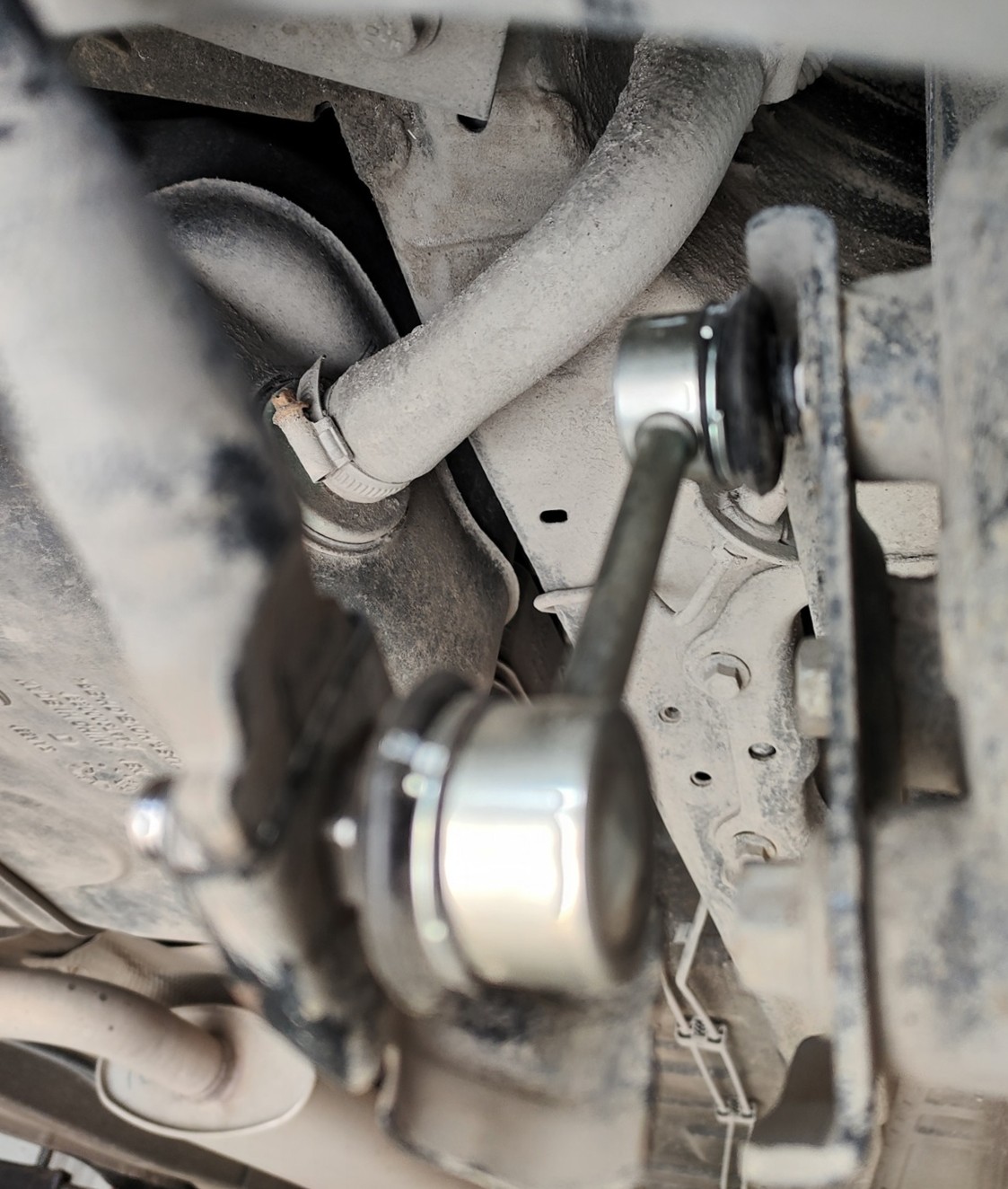 Замена стоек стабилизатора Chery Tiggo 7 Pro