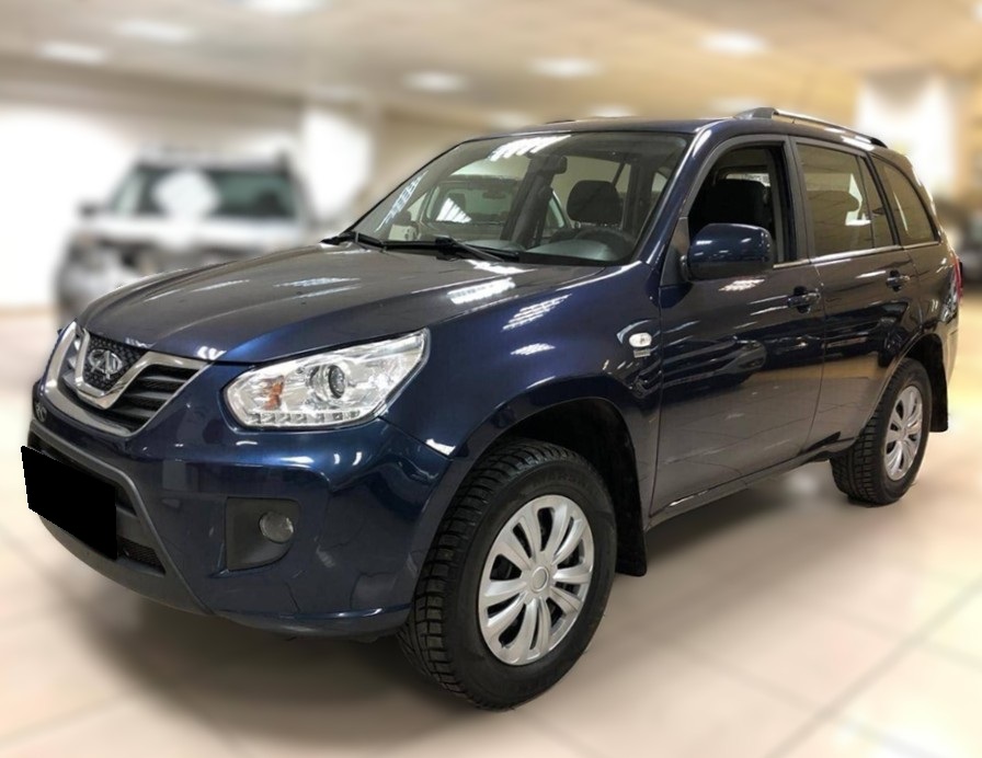 Chery Tiggo T11 готовится к замене ступицы в автотехцентре