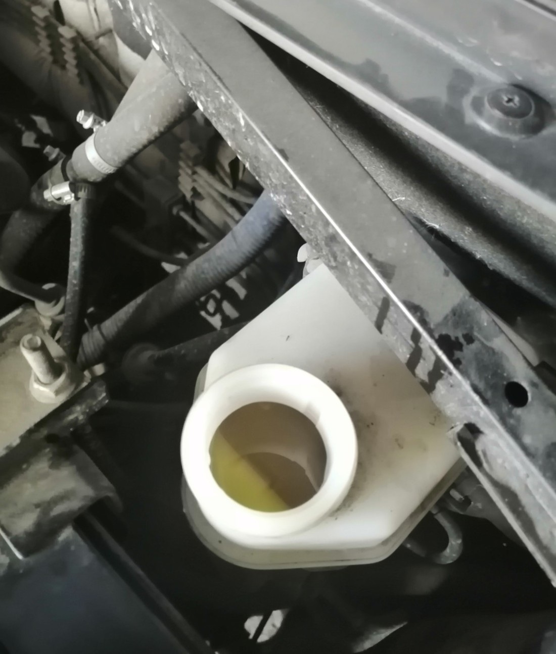 Замена тормозной жидкости Chery Tiggo