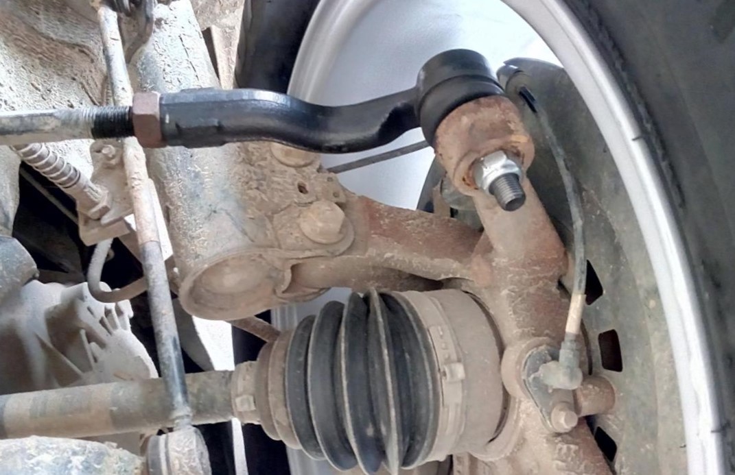 замена рулевой тяги