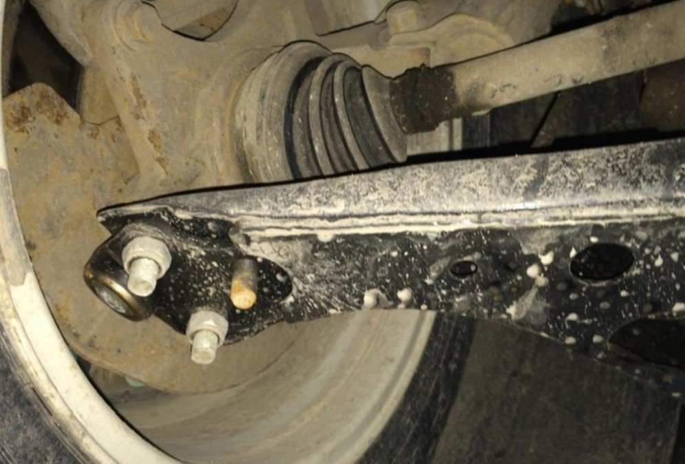 замена шаровой опоры чери