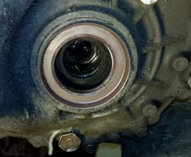 Замена сальника привода