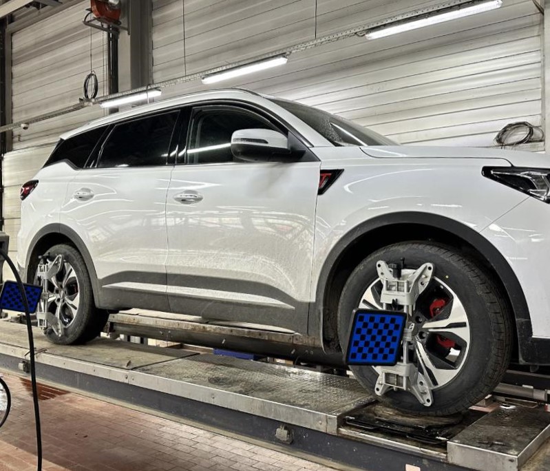 Чери на стенде сход развал