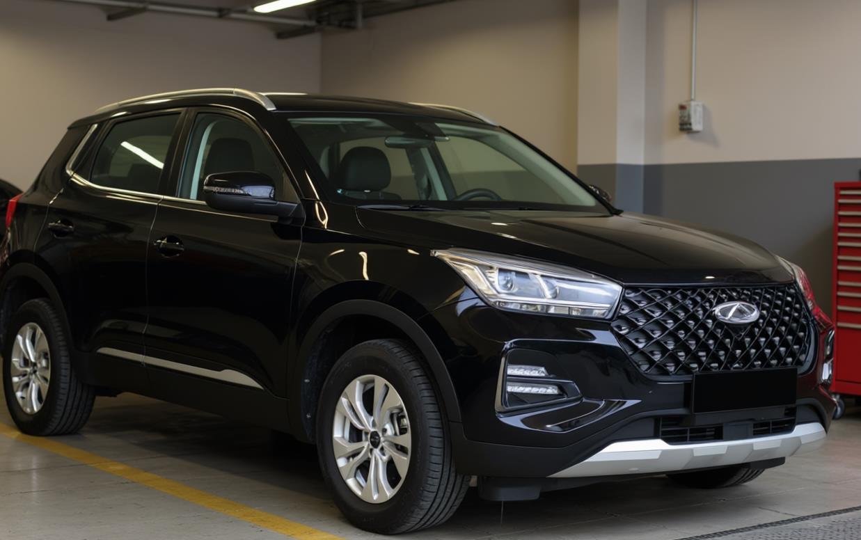 Chery Tiggo 4 pro в автосервисе на подъемнике