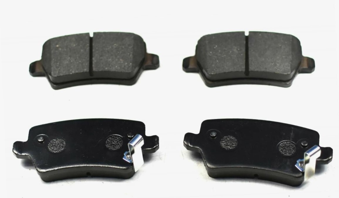 новый комплект колодок